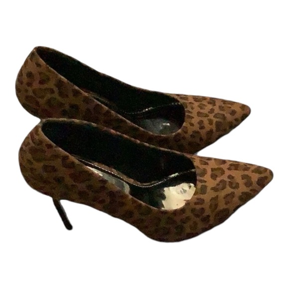 Torta Caliente Tiger Print Heels - Picture 4 of 7